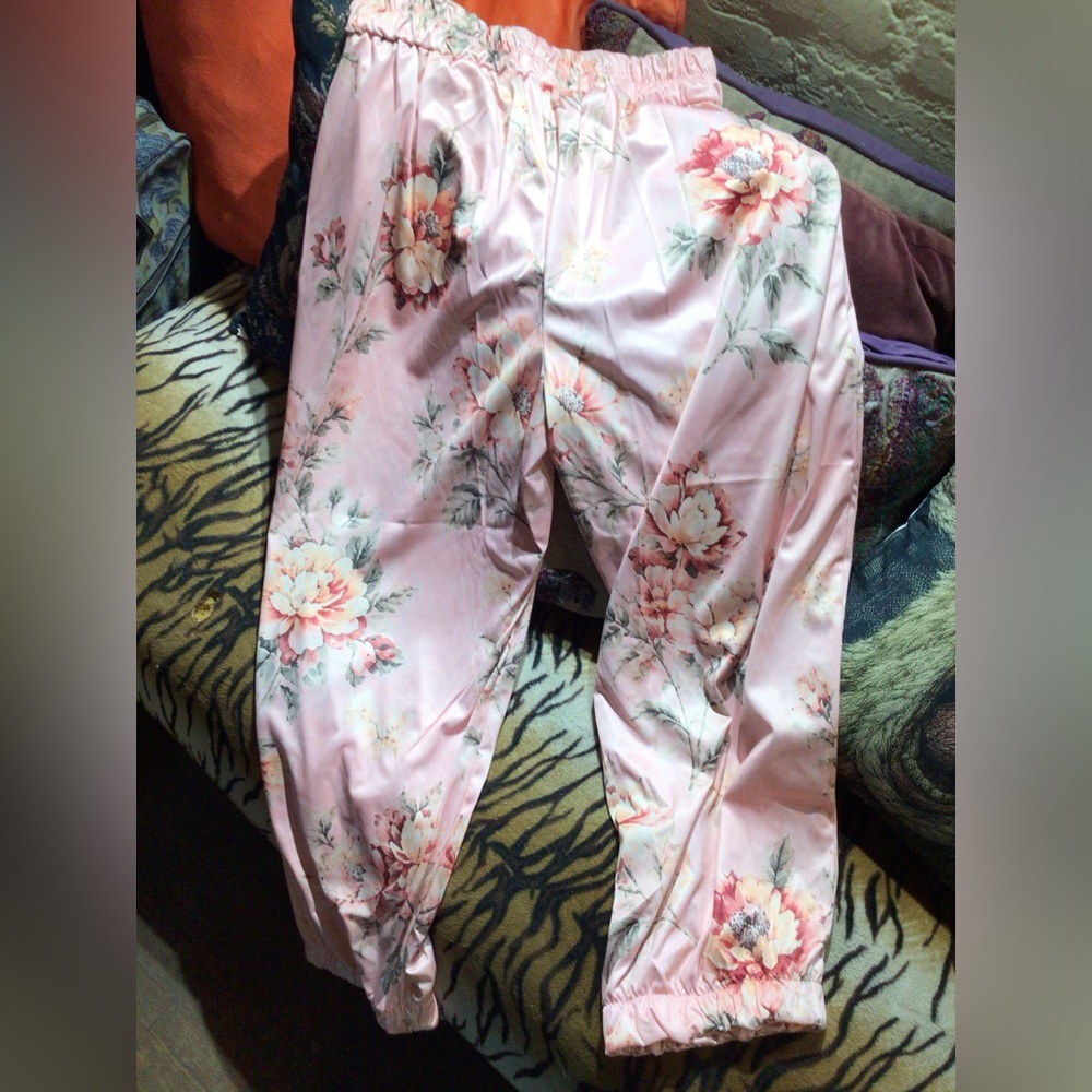 NEW Boho Pink Floral SATIN jogger pants - Picture 2 of 13